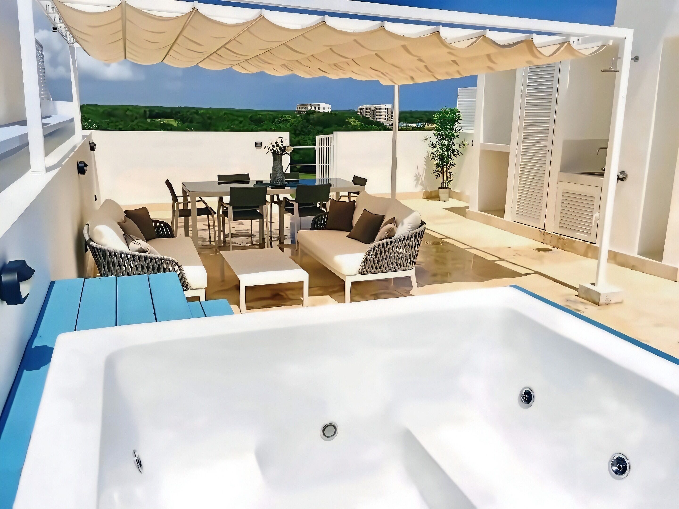 Condo, 2 Bedrooms, Smoking, Balcony | Bathroom amenities | Combined shower/bathtub