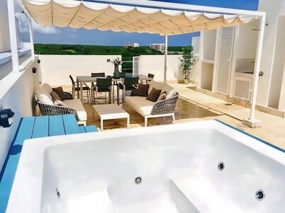 Luxury Penthouse 336 Cana Rock Condos 🎸- Golf View and Infinity Pool