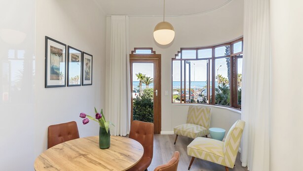 Dining - On the Beach in Camps Bay - Fully Equipped 2 Bedroom Apartment (Cape Town)