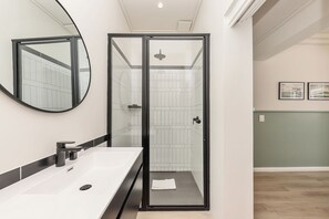 Apartment, 2 Bedrooms | Bathroom | Combined shower/bathtub, hair dryer - On the Beach in Camps Bay - Fully Equipped 2 Bedroom Apartment (Cape Town)