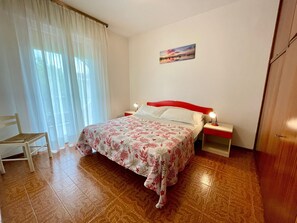 Villa, 3 slaapkamers, balkon, uitzicht op tuin | 4 slaapkamers