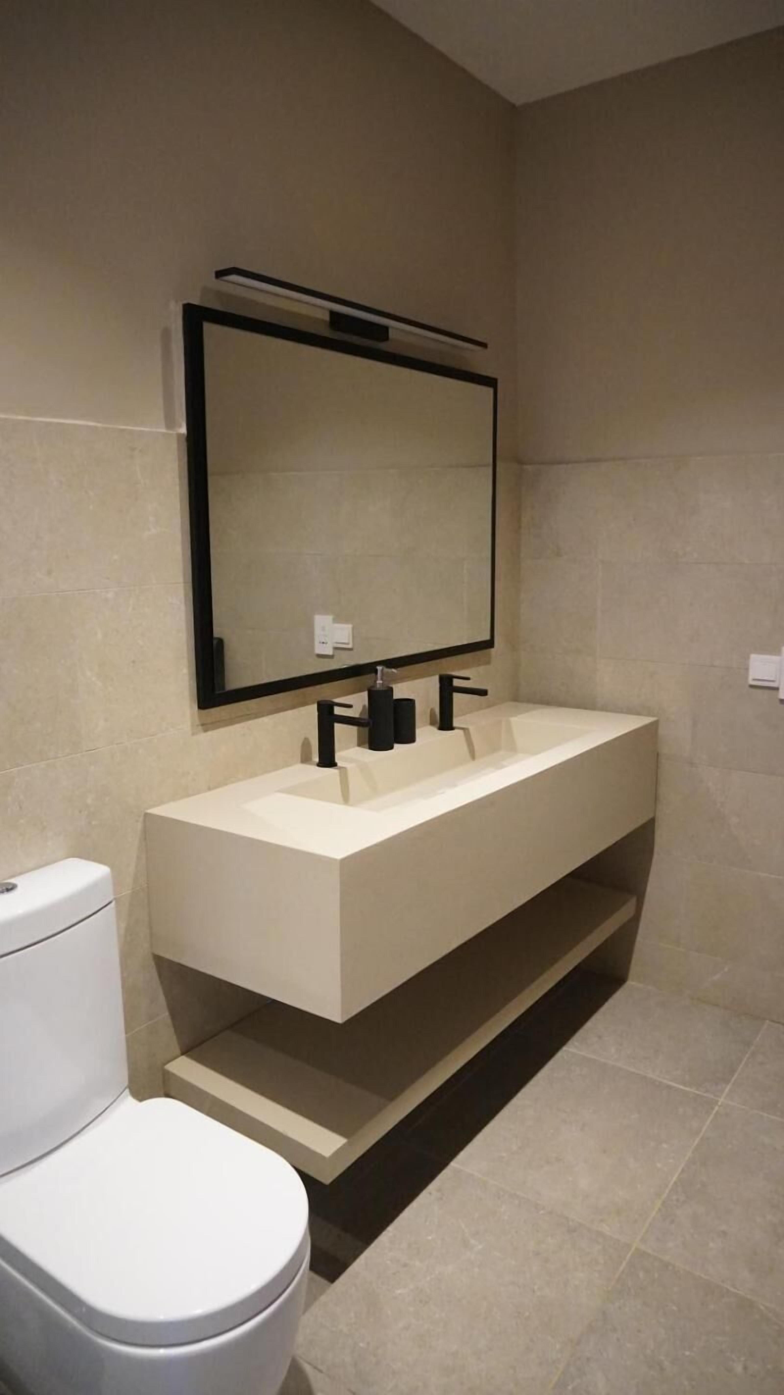 Room, 1 Bedroom, Smoking, Balcony | Bathroom | Free toiletries, towels