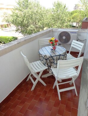 Huoneisto, 2 makuuhuonetta, parveke, kaupunkinäköala | Parveke