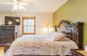 1 bedroom, iron/ironing board, WiFi, bed sheets - Villa Verde B&B, Greenwood Lake NY, 1 (Monroe)
