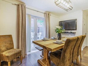 Dining - Numero Uno Detached Apart House (Newcastle upon Tyne)