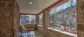 Amazing Manitou Retreat, Trails, Shopping and Dining Walk to Incline and Cog Railway, AC, Wifi,Grill