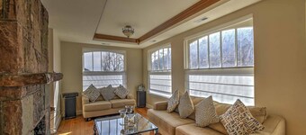 Amazing Manitou Retreat, Trails, Shopping and Dining Walk to Incline and Cog Railway, AC, Wifi,Grill
