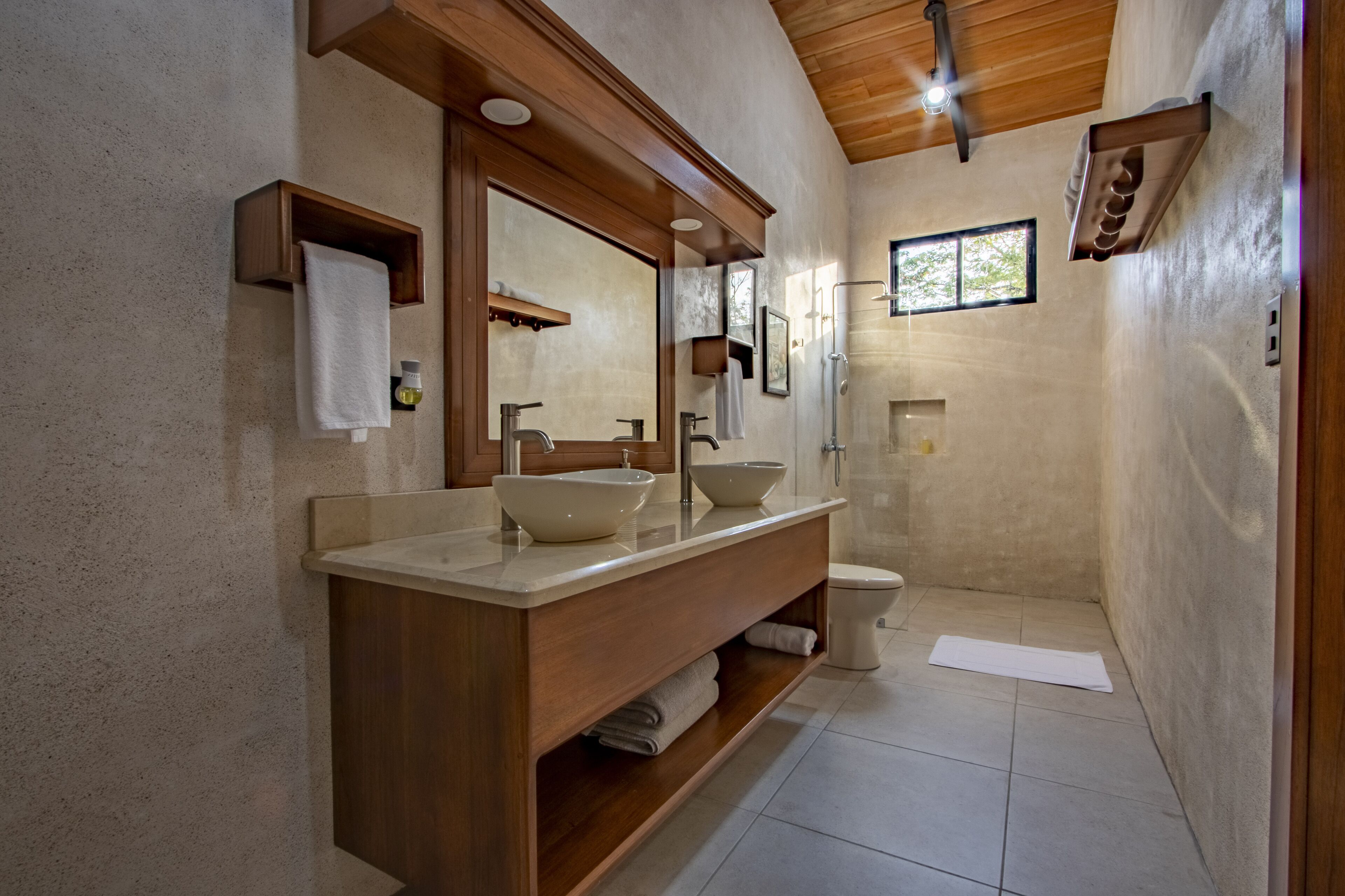 Combined shower/tub, hair dryer, towels, soap