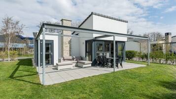 House | Terrace/patio