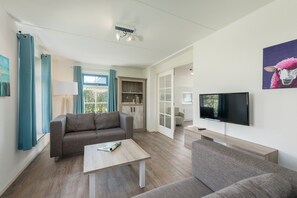 House | Living room - Spacious Farmhouse Near Beach (De Koog)