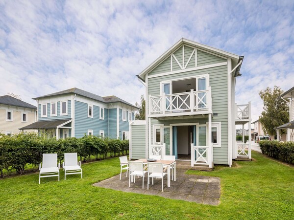 Villa In Hellevoetsluis Near North Sea Beach - Hellevoetsluis