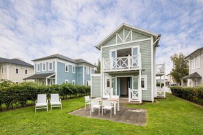 Exterior - Villa in Hellevoetsluis Near North Sea Beach (Hellevoetsluis)