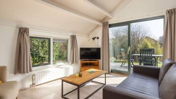 Bungalow | Living area | TV