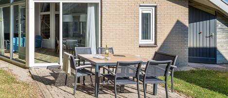 Bungalow | Dining