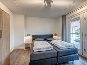 Villa | 4 bedrooms, individually furnished, bed sheets - Villa in Domburg Near North Sea Beach (Domburg)