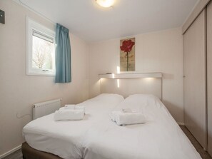 Chalet | 3 bedrooms, individually furnished - Chalet in Kamperland Near the Beach (Kamperland)