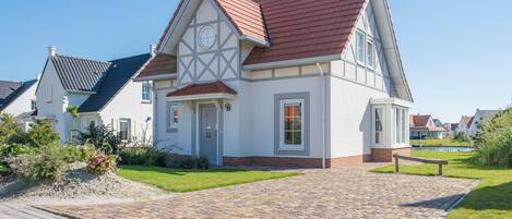 Villa | Exterior