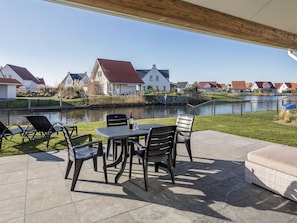 Balcony - Luxury Villa With Patio Heater, Beach at Just 400m (Cadzand-Bad)