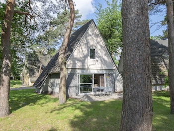 Restyled House With Dishwasher, Breda at 10 km