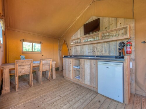 Tent Cabin With Kitchen Near Breda