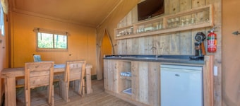 Tent Cabin With Kitchen Near Breda