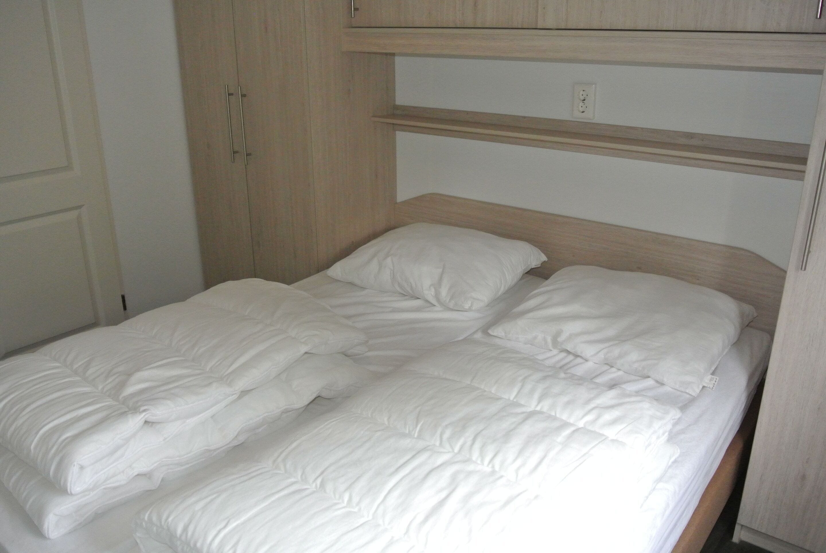 2 bedrooms, individually furnished, bed sheets