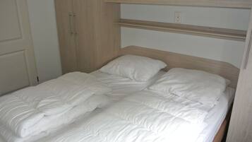 2 bedrooms, individually furnished, bed sheets