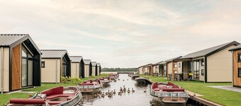 Cozy Chalet With Sloop in Giethoorn
