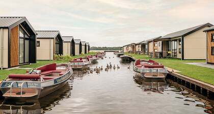 Cozy Chalet With Sloop in Giethoorn