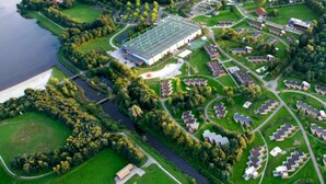 Exterior - Comfortable Ground Floor Apartment in Wooded Area (Stadskanaal)