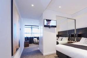 Iron/ironing board, WiFi, bed sheets