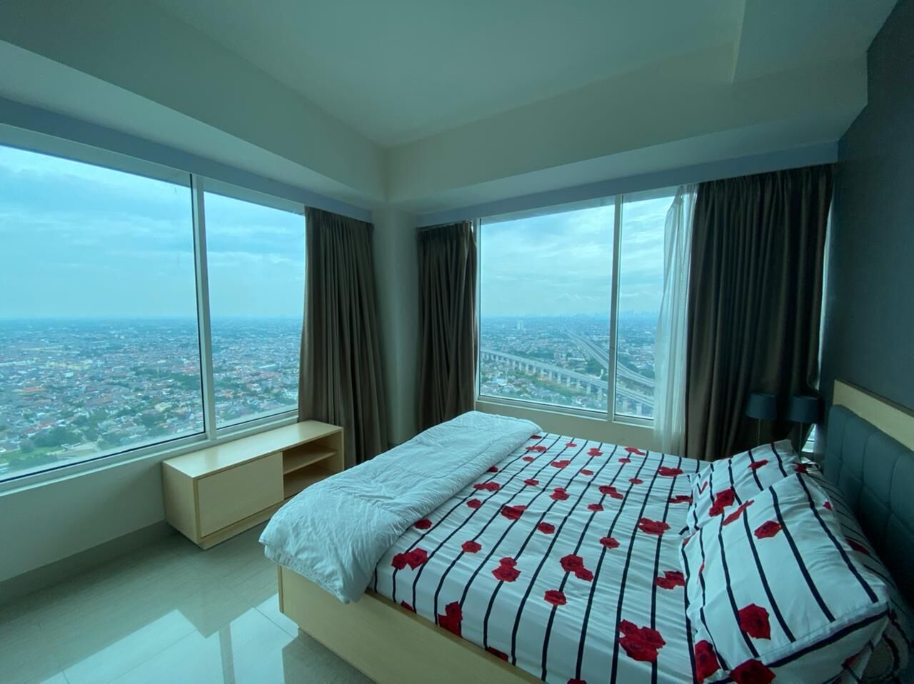 2 عدّة غرف نوم وواي فاي مجانًا وملاءات أسرّة