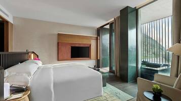 Cloud Terrace Cliff Suite | Minibar, in-room safe, free WiFi, bed sheets