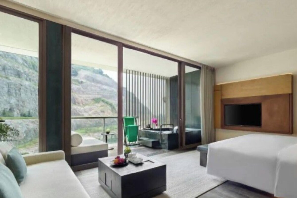 CLOUD TERRACE CLIFF ROOM - KING
