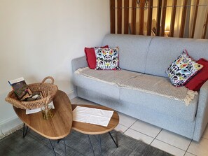 TV - Soleil d'Ouest Studio in Saint Gilles les bains 5 min from the center (Saint-Gilles les Bains)