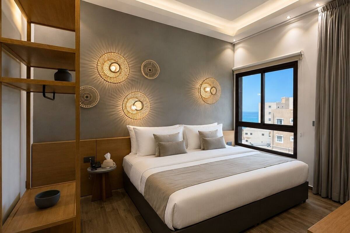 Standard Room | In-room safe, desk, soundproofing, iron/ironing board