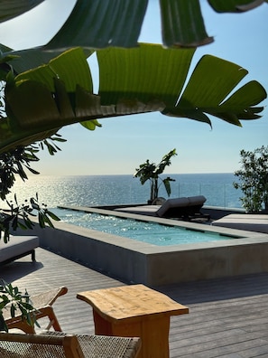 Seasonal outdoor pool - Bebatroun Beach Hotel (Batroun)