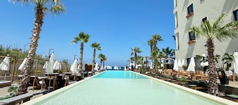 Bebatroun Beach Hotel