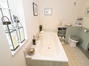 Cottage | Bathroom | Shower