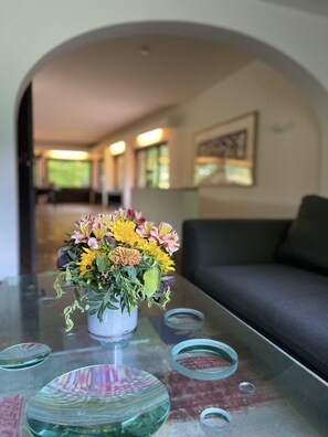 المنشأة من الداخل