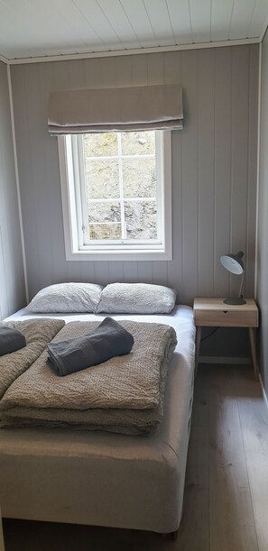 4 bedrooms, desk, iron/ironing board, travel crib - New and Exclusive Cottage in the mountainside of Voss, with a great view (Skulestadmo)