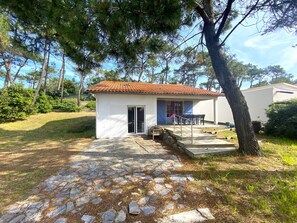 Exterior - Coastal Home with WiFi, Terrace, and Parking - Accommodates 6 (La Tranche-sur-Mer)