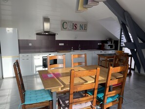 Dining - Large apartment in the heart of La Côte Saint André (La Côte-Saint-André)