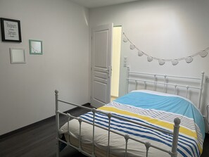 3 habitaciones, tabla de planchar con plancha y wifi gratis 