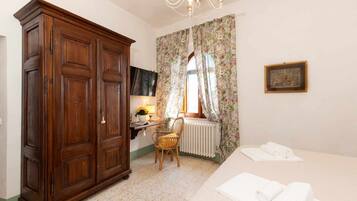 3 Schlafzimmer, Schreibtisch, Reisekinderbett, kostenloses WLAN