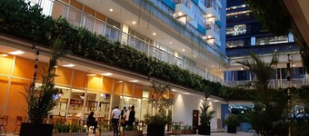 Cozy The H Residence by Bonzela Property