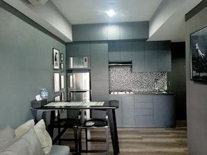 Departamento Confort, 1 habitación, vista a la ciudad | Cocina privada | Parrilla de estufa 