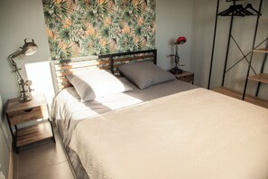 2 habitaciones, tabla de planchar con plancha y wifi gratis 