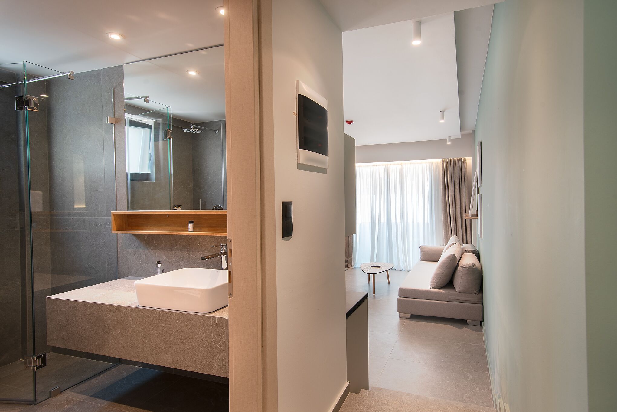 Deluxe Apartment | Free minibar, individually decorated, laptop workspace, soundproofing