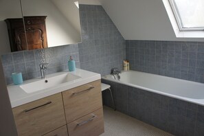 Bathtub